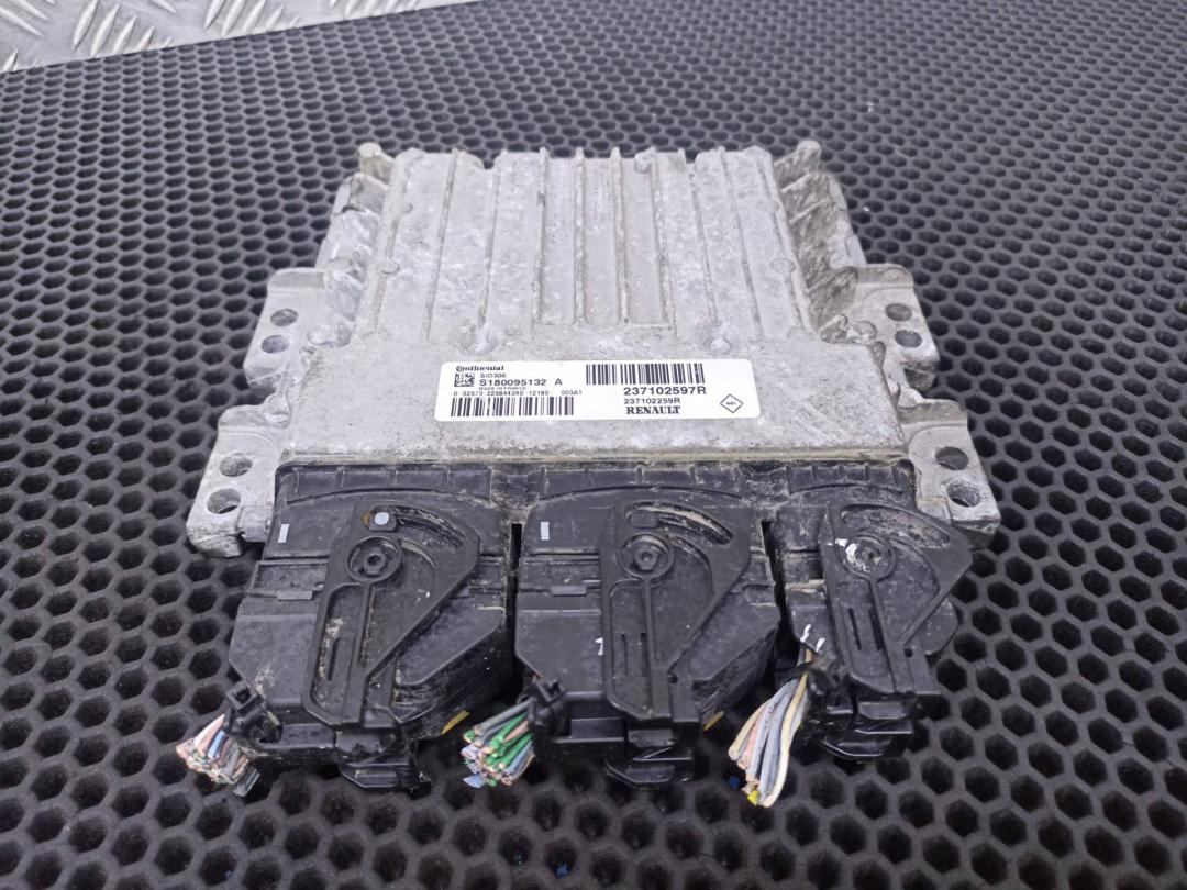 блок управления двигателем Renault Duster 1 поколение 2015, 237102259R, 237102597R - фото №1