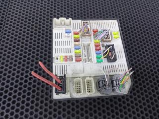 блок предохранителей Renault Megane 3 поколение 2012, 284B61871R