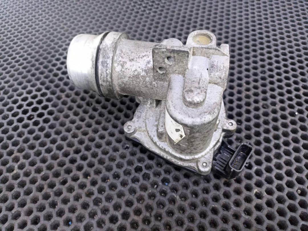 заслонка дроссельная Renault Duster 1 поколение 2015, 8200614985 - фото №1