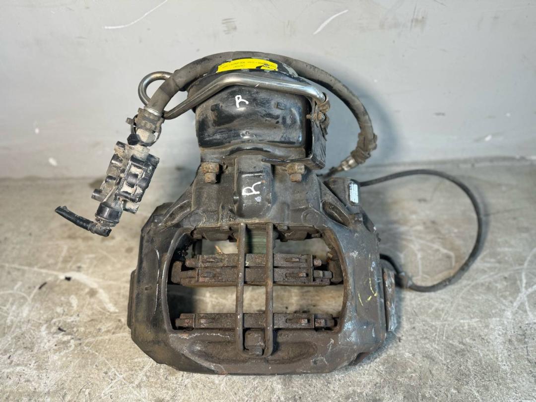 суппорт передний правый MAN TGX 1 поколение 2014, 81508046636 - фото №1