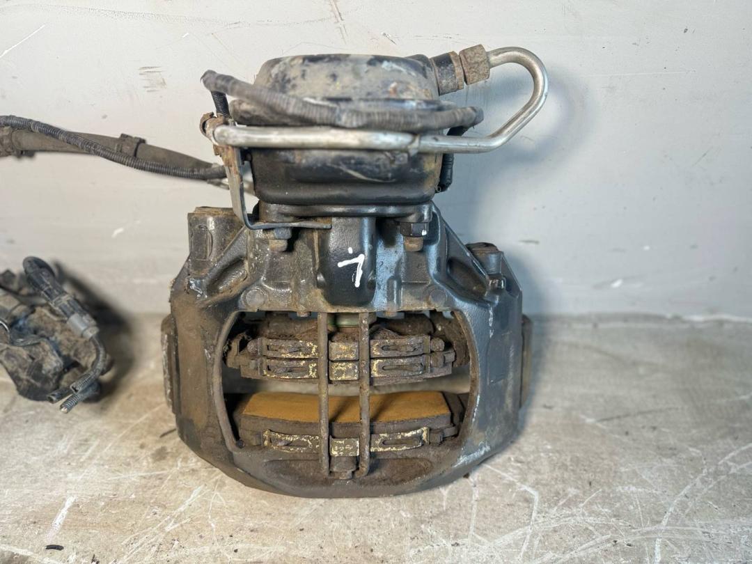 суппорт передний левый MAN TGX 1 поколение 2014, 81508046635 - фото №1