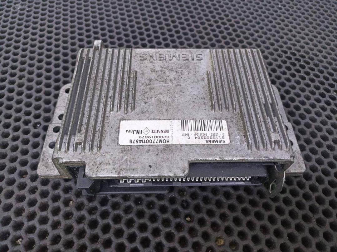 блок управления двигателем Renault Clio 2 поколение 2002, 1.6 л., 7700114576, 8200019879, S115303204 - фото №1
