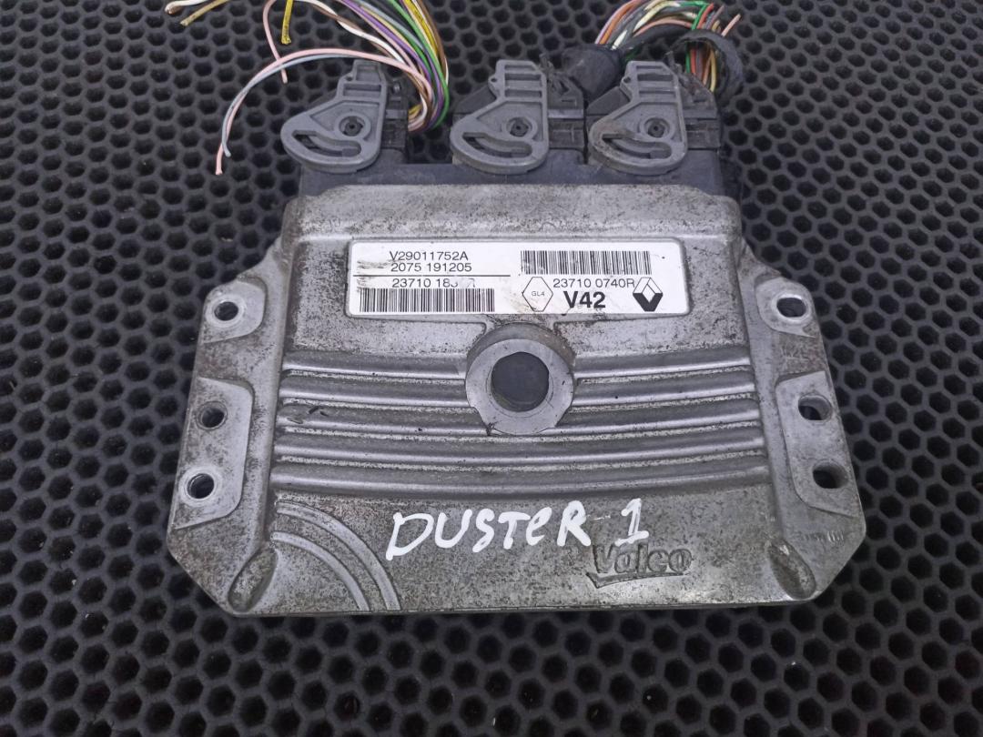 блок управления двигателем Renault Duster 1 поколение 2012, 237101830R, 237100740R - фото №1