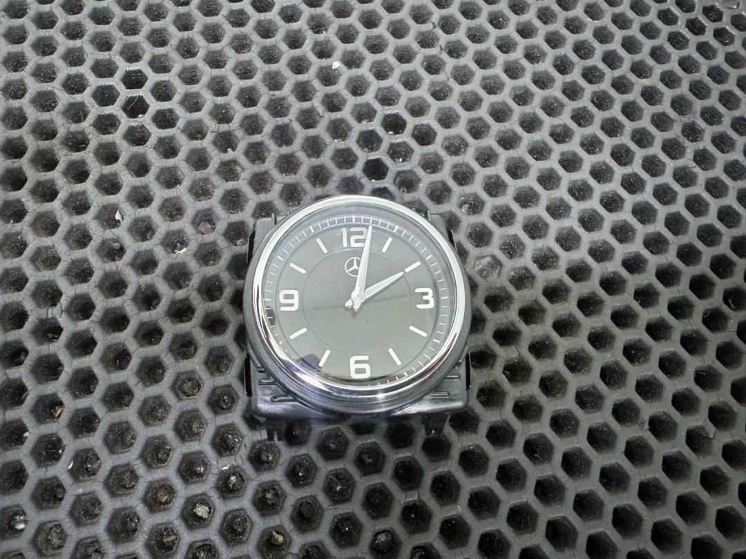 часы Mercedes-Benz S-Класс W222/C217/A217 2016, 3.0 л., M 276.824, бензин, A2228270300 - фото №1