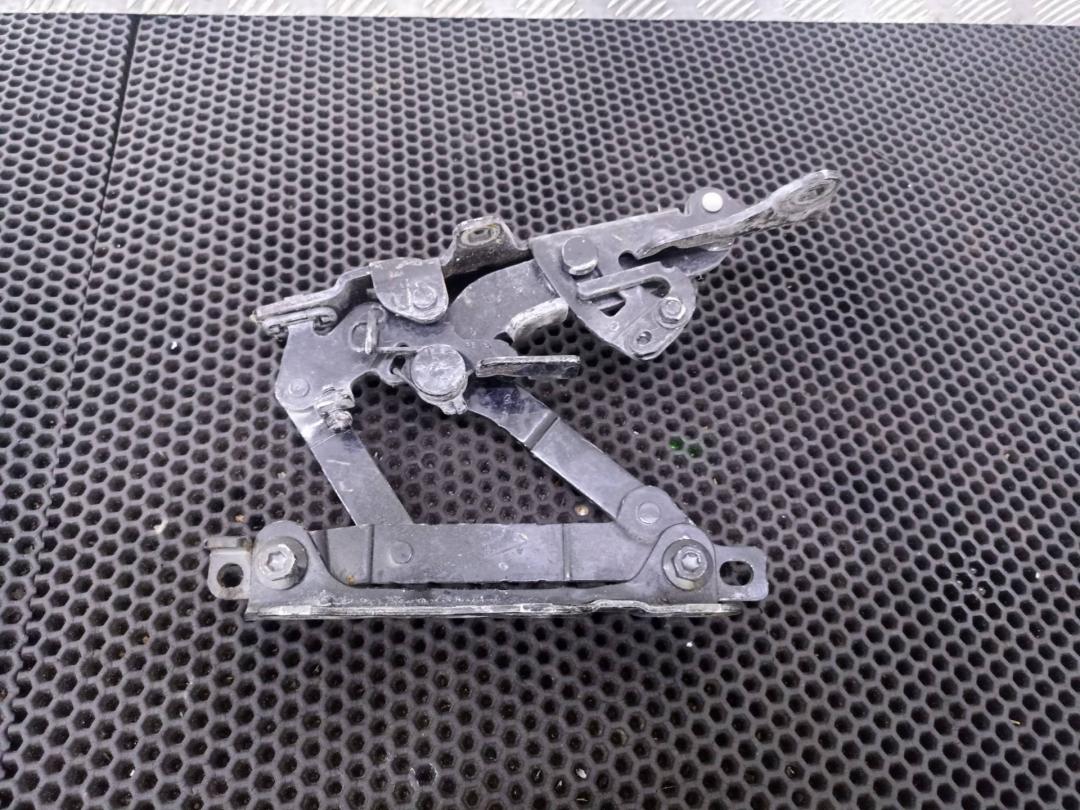 петля капота правая Mercedes-Benz S-Класс W222/C217/A217 2016, A2228800228 - фото №1