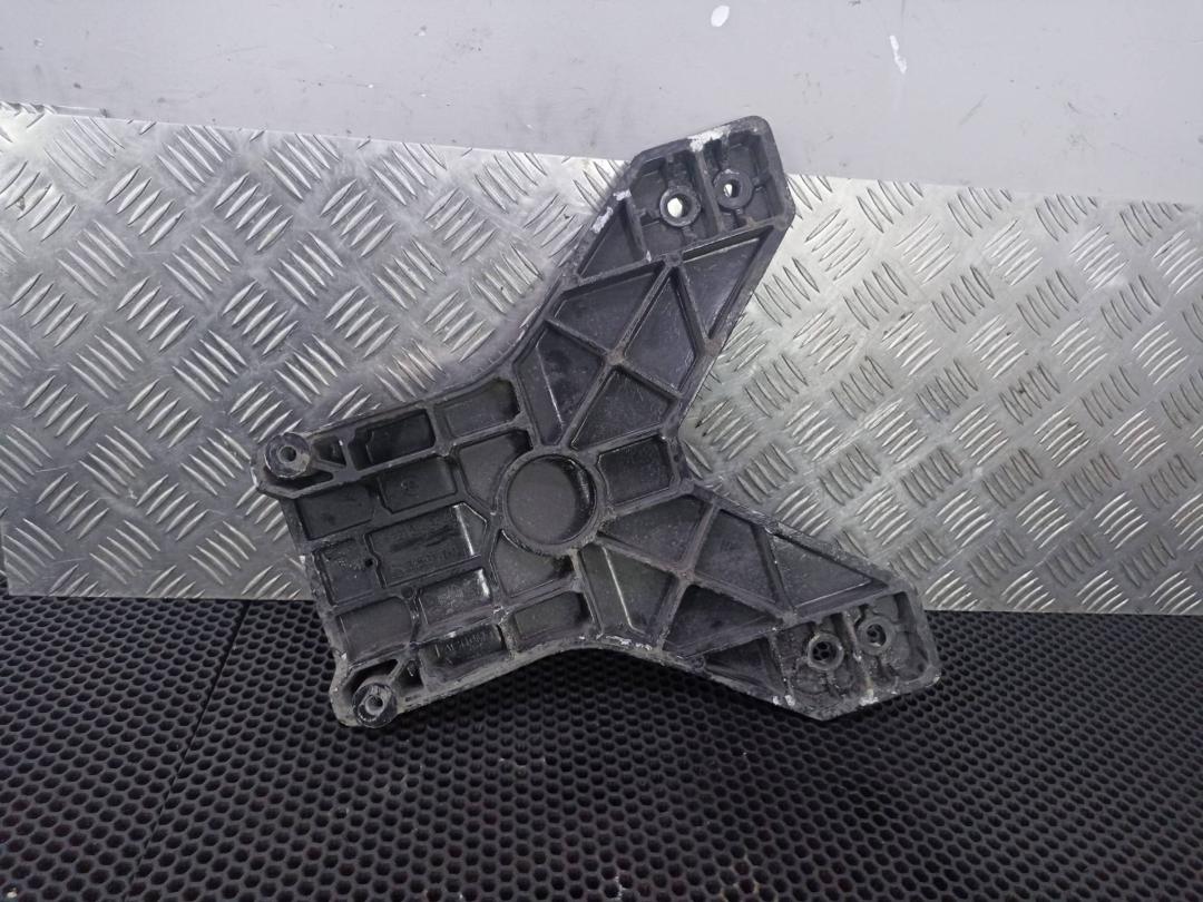 кронштейн реактивной тяги Mercedes-Benz S-Класс W222/C217/A217 2016, A2225240440 - фото №1