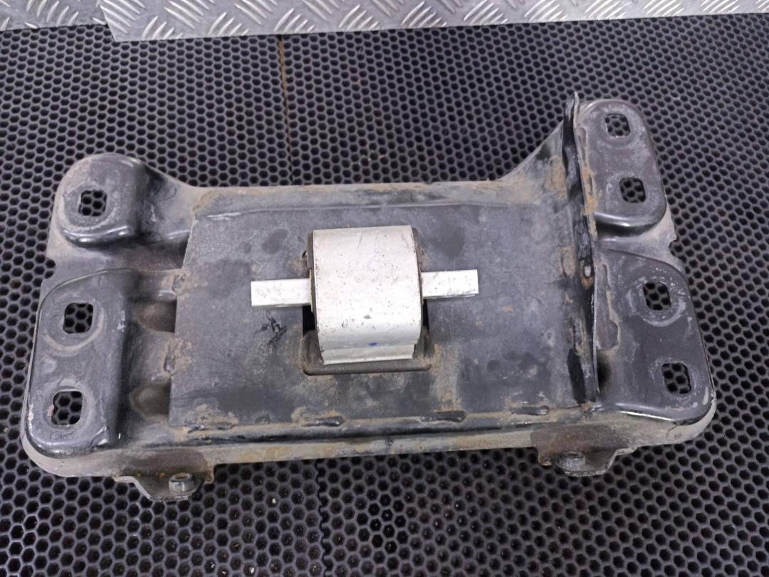 кронштейн КПП Mercedes-Benz S-Класс W222/C217/A217 2016, 3.0 л., M 276.824, бензин, A2222401802 - фото №1