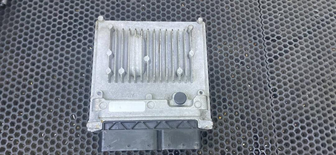 блок управления двигателем Mercedes-Benz B-Класс W246 (2011 - 2015), 28391946 - фото №1