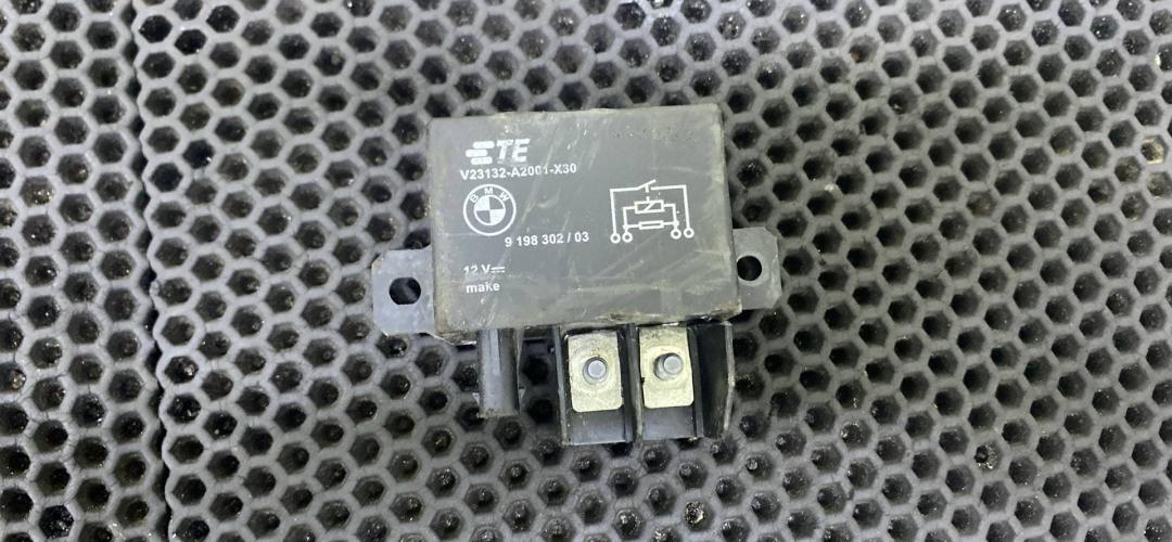 блок управления вентилятором (реле) BMW 7 серия F01/F02 2012, 9198302 - фото №1