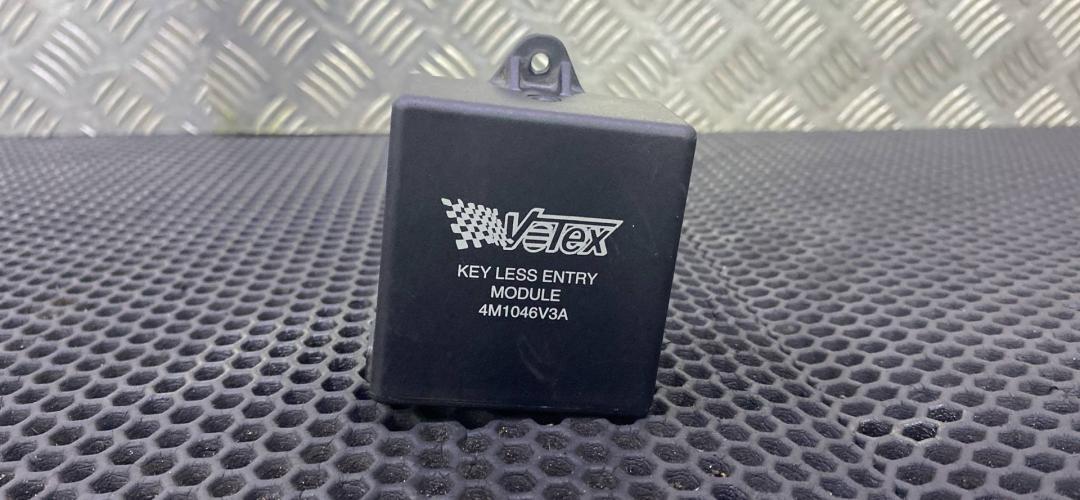 блок управления центральным замком Volkswagen Sharan 2 поколение (2010 - 2015), 4M1046V3A - фото №1