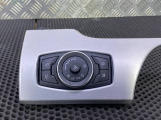 накладка на торпедо (консоль) Ford Mustang 6 поколение S550 2017, GR3B-13D168