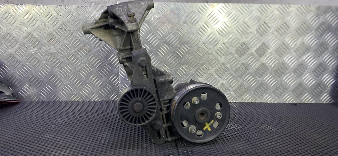 насос гидроусилителя руля Renault Megane 1 поколение (1995 - 1999), 7700105710 - фото №1