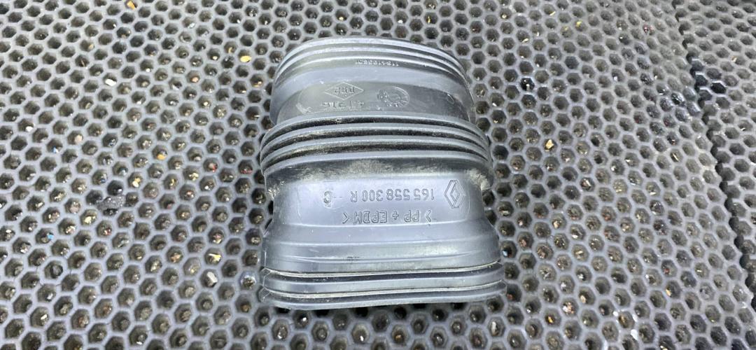 воздуховод (дефлектор) радиатора Renault Megane 4 поколение (2016 - 2020), 165558300R - фото №1