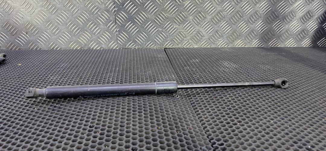 амортизатор капота Renault Megane 4 поколение 2016, 654707606R - фото №1