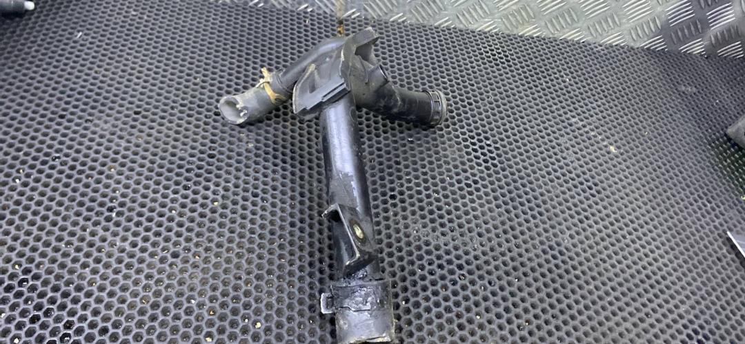 патрубок радиатора Renault Clio 3 поколение 2007, 210473766R - фото №1