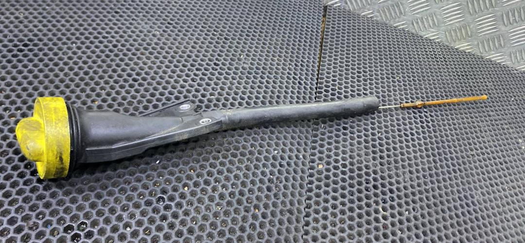 щуп двигателя Renault Scenic 3 поколение 2011, 1.4 л., H4J 700, бензин, 8200722806 - фото №1