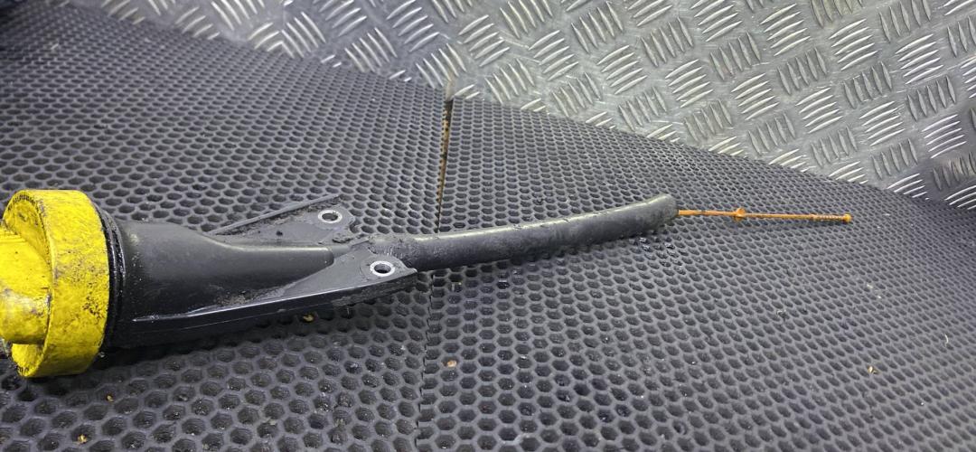 щуп двигателя Renault Scenic 3 поколение 2011, 1.4 л., H4J 700, бензин, 8200722806 - фото №1