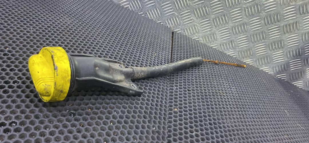 щуп двигателя Renault Scenic 3 поколение 2011, 1.4 л., H4J 700, бензин, 8200722806 - фото №1