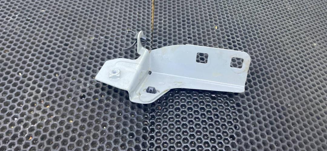 кронштейн (крепление) Renault Kadjar 1 поколение 2016, 260922335R - фото №1