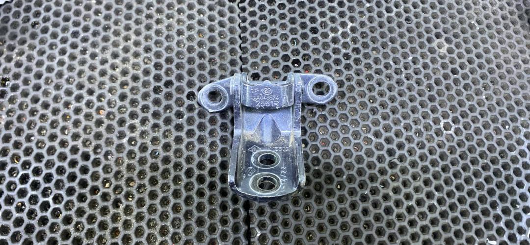 петля двери Renault Megane 4 поколение (2016 - 2020), A0465742551R - фото №1