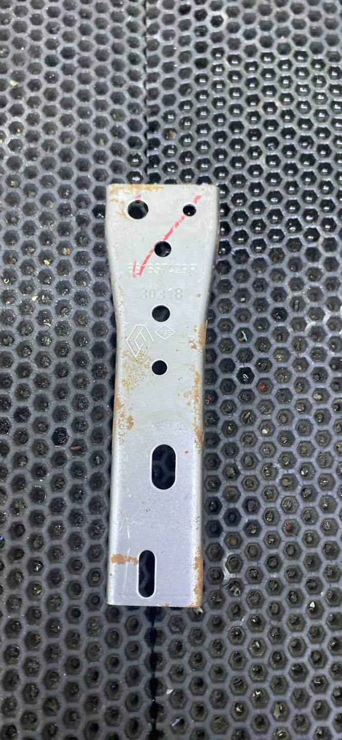 кронштейн (крепление) Renault Scenic 4 поколение, 681837429R - фото №1