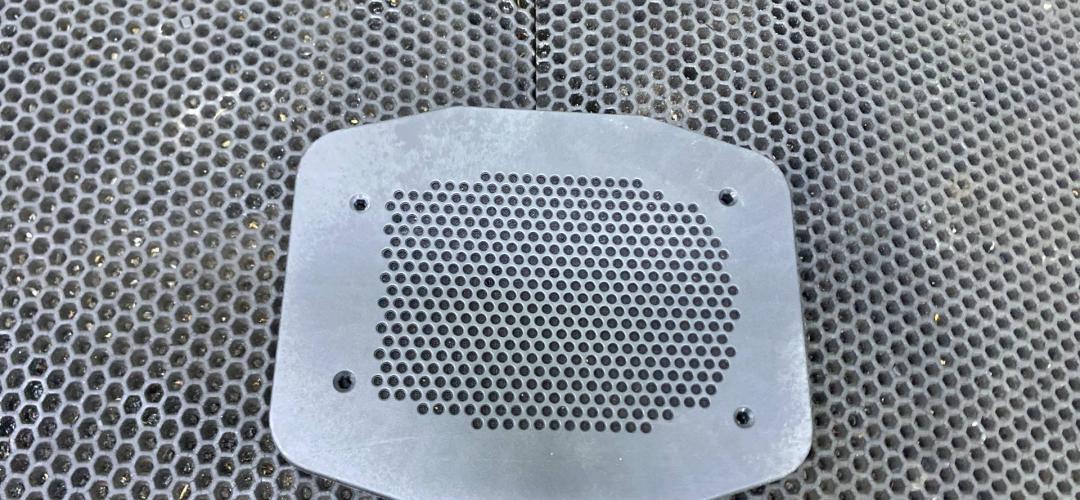 накладка (сетка) динамика BMW X5 F15 (2013 - 2018), 6971882 - фото №1