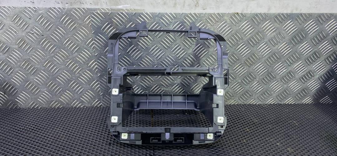 крепление магнитолы Opel Vivaro B (2014 - 2018), 678700359R - фото №1