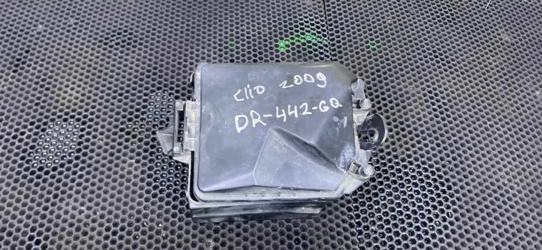 короб предохранителей Renault Clio 3 поколение (2005 - 2009), 8200587123 - фото №1