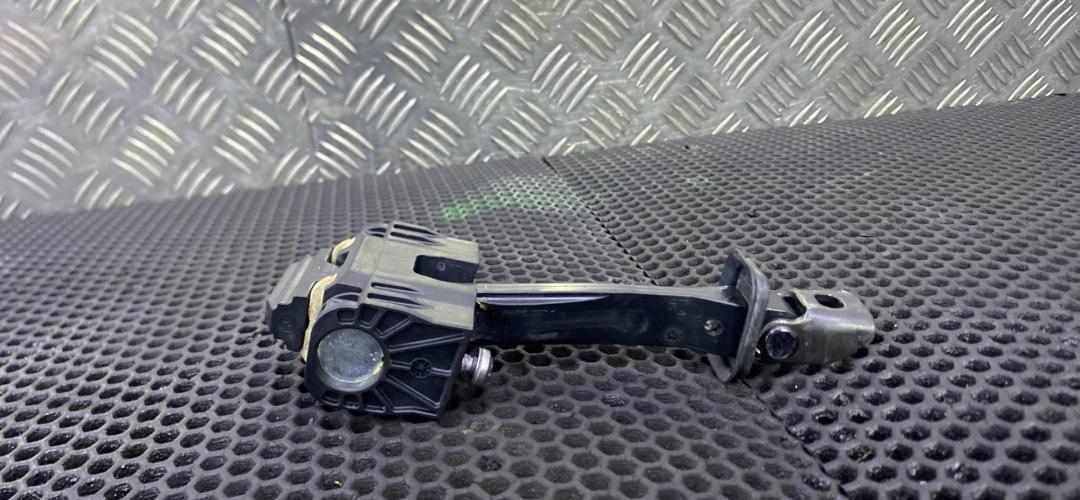 ограничитель открывания двери BMW X5 F15 2018, 7290593 - фото №1