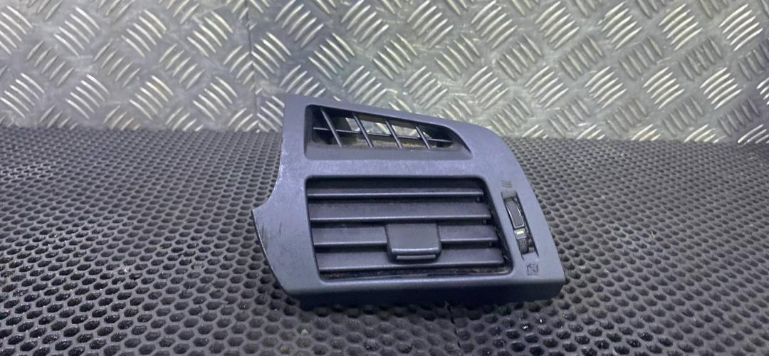 дефлектор обдува салона Toyota Verso 1 поколение 2010, 556500F020 - фото №1