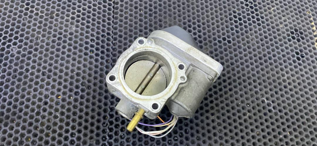 заслонка дроссельная Renault Scenic 3 поколение (2009 - 2012), 8200190230 - фото №1