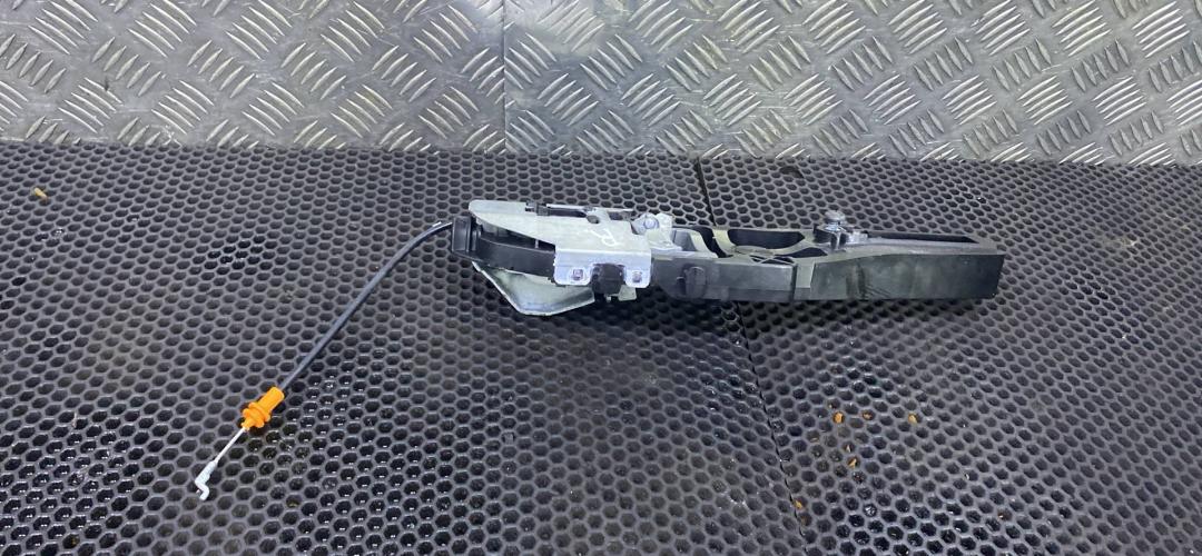 скелет ручки двери передней правой Ford Mustang 6 поколение S550 2016, ES73F22464BC - фото №1