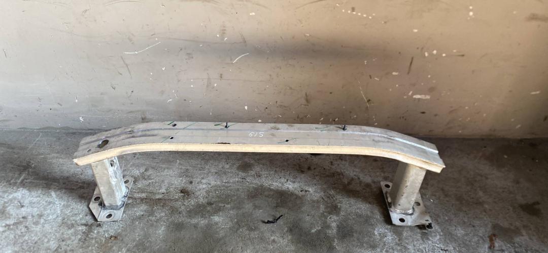 усилитель бампера переднего Renault Captur 1 поколение 2014, 752107246R - фото №1