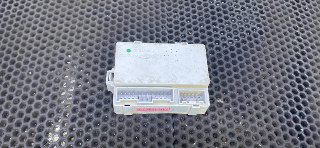 реле (прочие) Hyundai H-1 Starex 2004, 952004A100 - фото №1