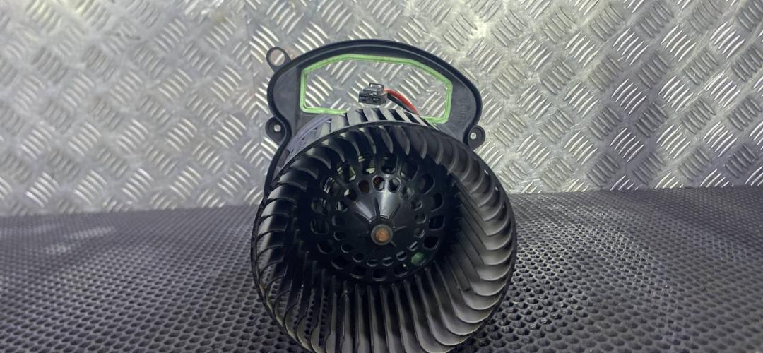 моторчик печки Renault Megane 4 поколение 2018, T910665 - фото №1