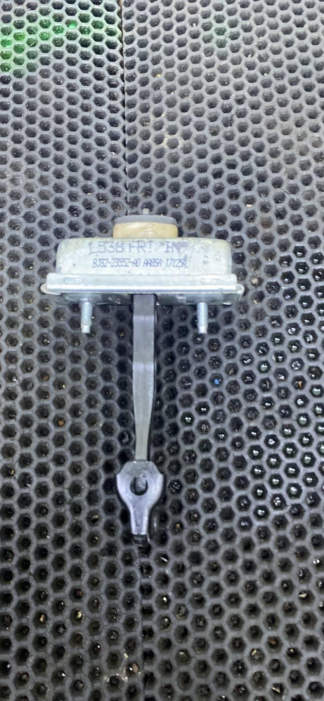 ограничитель открывания двери Land Rover Range Rover Evoque L538 (2011 - 2015), BJ32-23552-AD - фото №1