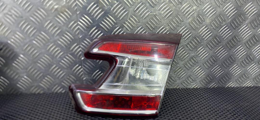 фонарь крышки багажника правый Renault Megane 3 поколение 2009, 265500027R - фото №1