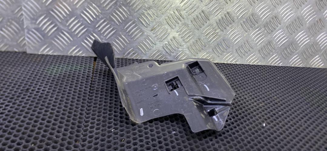 кронштейн (крепление) Mercedes-Benz GLE W166 (2015 - 2018), A1667231008 - фото №1