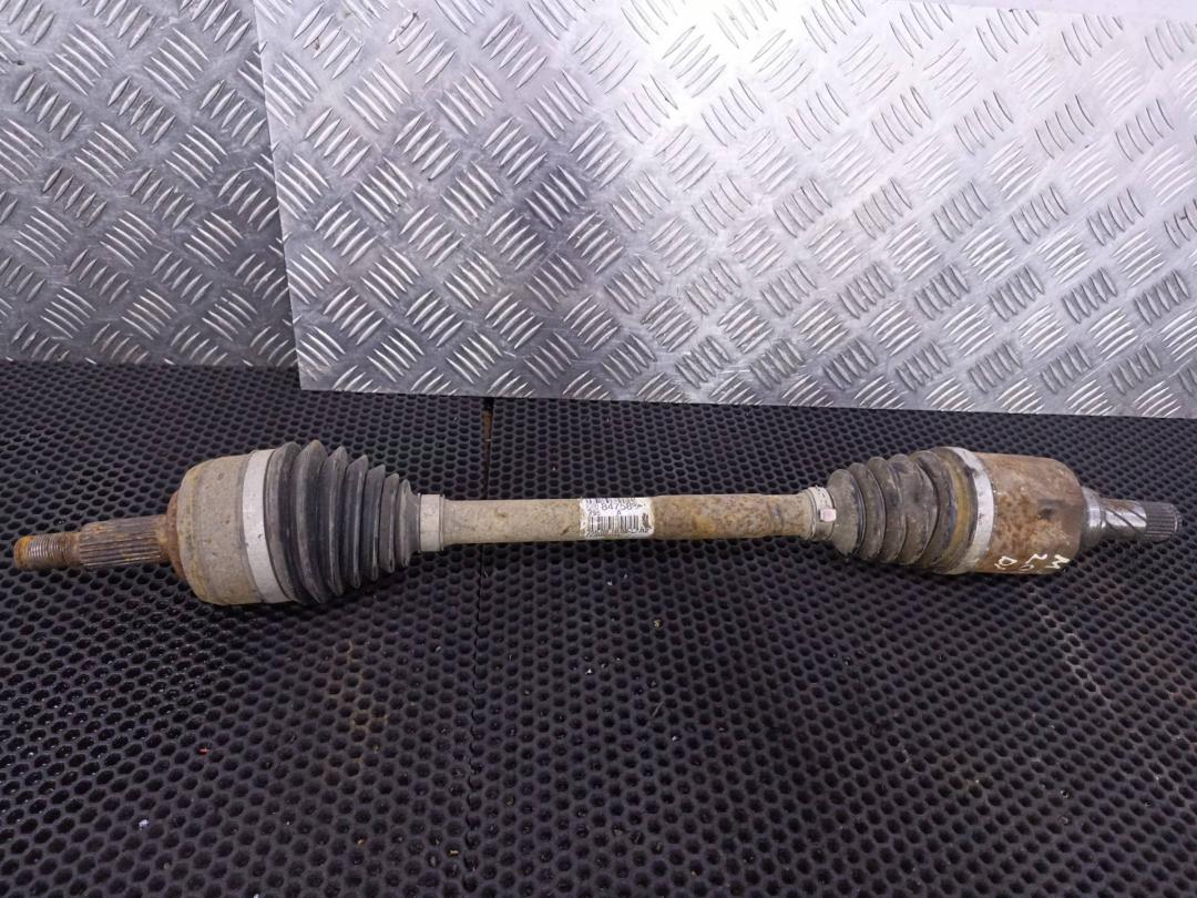 полуось передняя левая (приводной вал, ШРУС) Renault Scenic 3 поколение 2010, 8200847584 - фото №1