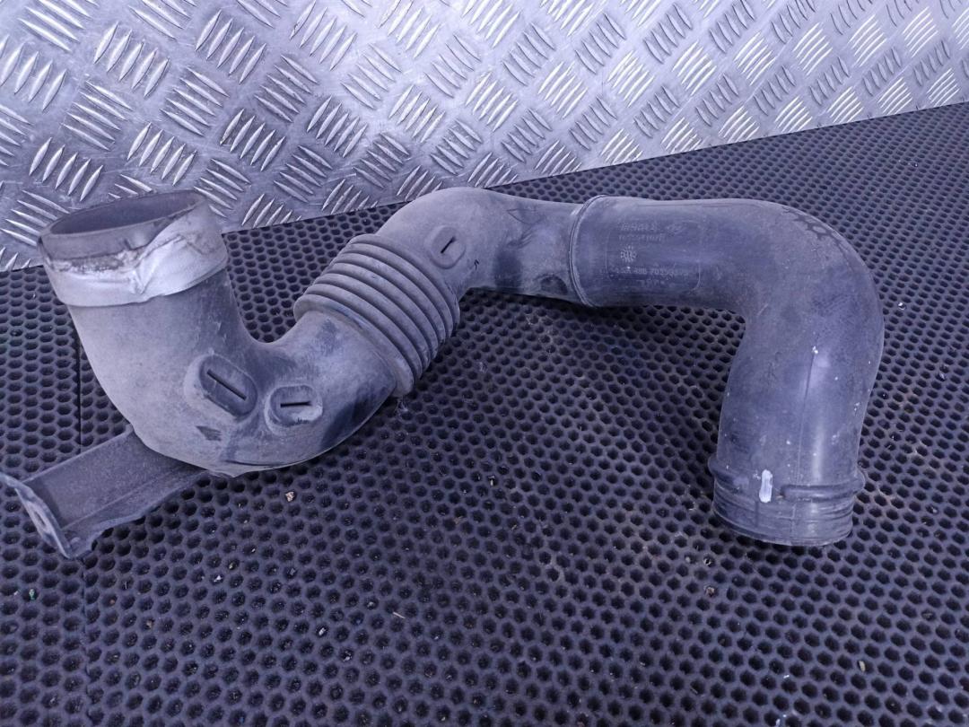 патрубок воздушного фильтра Renault Master 3 поколение 2012, 165554107R - фото №1