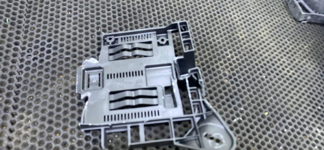 кронштейн (крепление) Mercedes-Benz GLE W166 (2015 - 2018), A1665452400 - фото №1