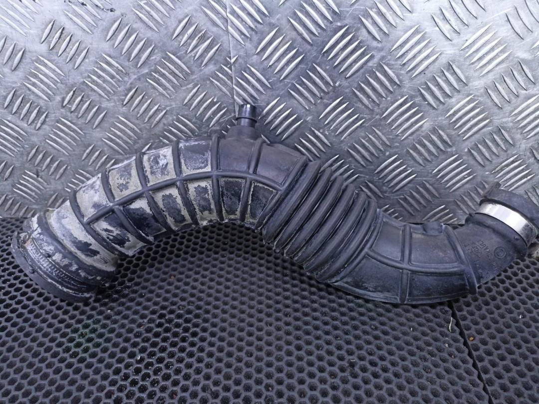 воздуховод турбокомпрессора Renault Scenic 3 поколение 2010, 8200750731 - фото №1