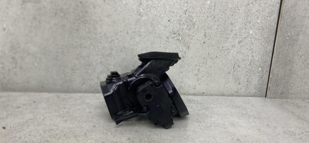 дефлектор обдува салона Mercedes-Benz C-Класс W205/S205/C205 (2014 - 2018), A2058300200 - фото №1