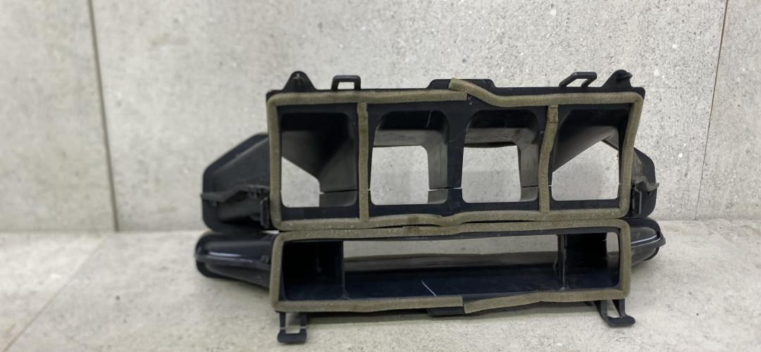 дефлектор обдува салона Toyota Hilux 8 поколение (2015 - 2020), 55999-KK020 - фото №1