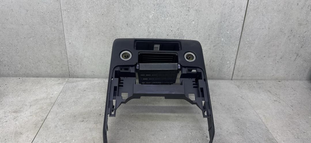 Декоративная накладка центральной консоли Land Rover Range Rover 4 поколение (2012 - 2017), GK52-04569A - фото №1