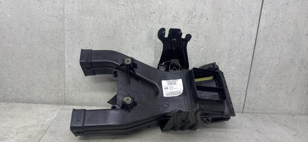 воздуховод Mercedes-Benz GLE Coupe C292 (2015 - 2019), A1668301600 - фото №1