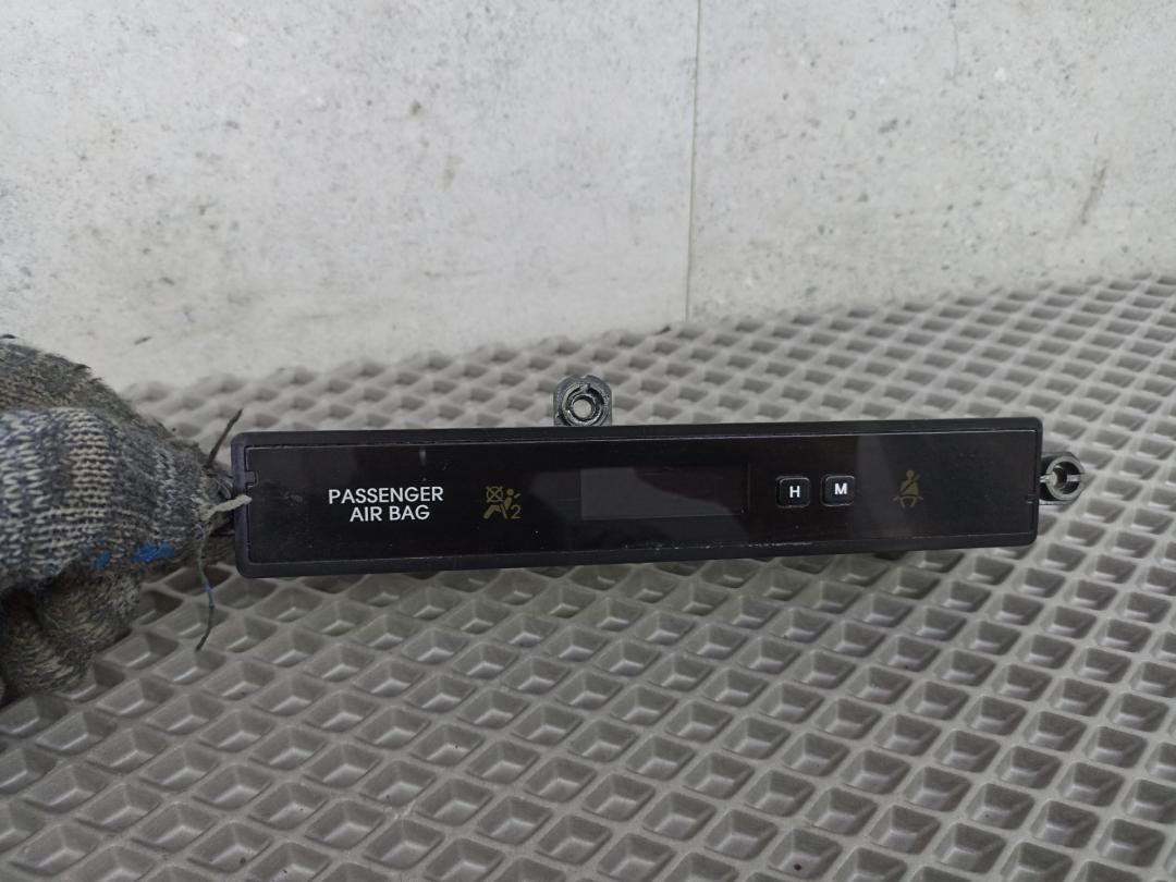 часы Kia Sorento 2 поколение 2012, 2.2 л., D4HB, дизель, 945102P100 - фото №1