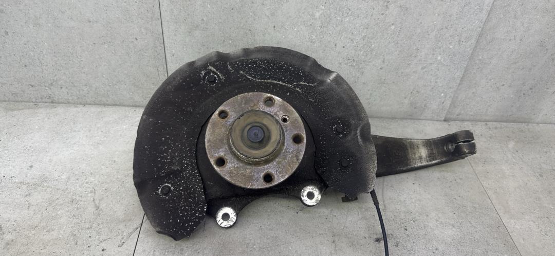 кулак поворотный левый BMW 5 серия F07/F10/F11 (2009 - 2013), 31216775769 - фото №1