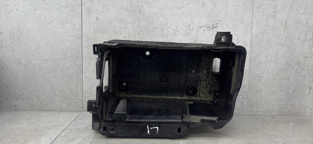 полка аккумулятора Renault Laguna 3 поколение 2010, 244460009R - фото №1