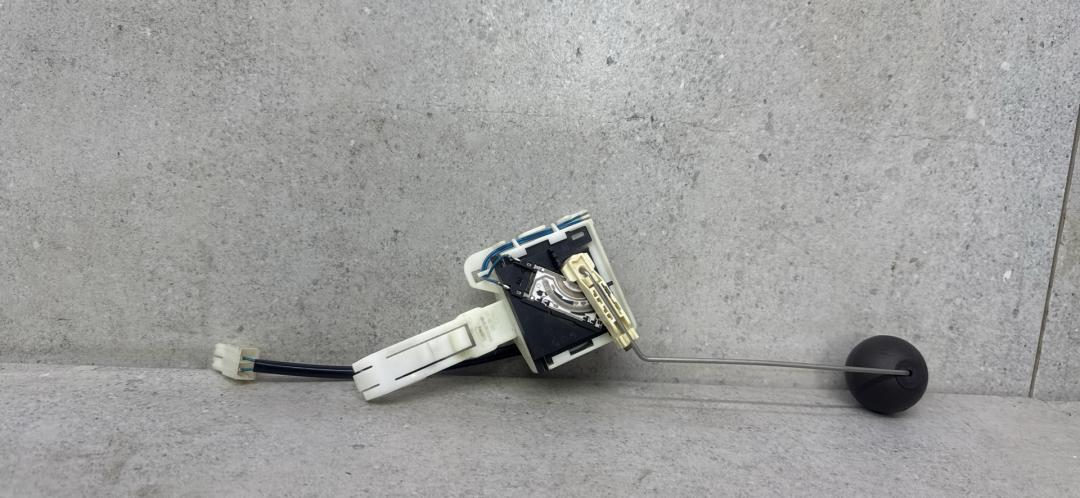 датчик уровня топлива Volkswagen Touareg 1 поколение (2002 - 2007), 7L0919673 - фото №1